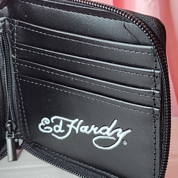 🏷 CLEARANCE! Ed Hardy Gold Tiger Wallet - Picture 5 of 8